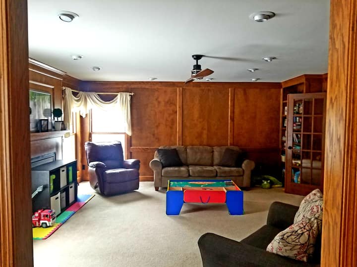 Premium Eaa Home! Stylish 2 Story Colonial. - Oshkosh, WI