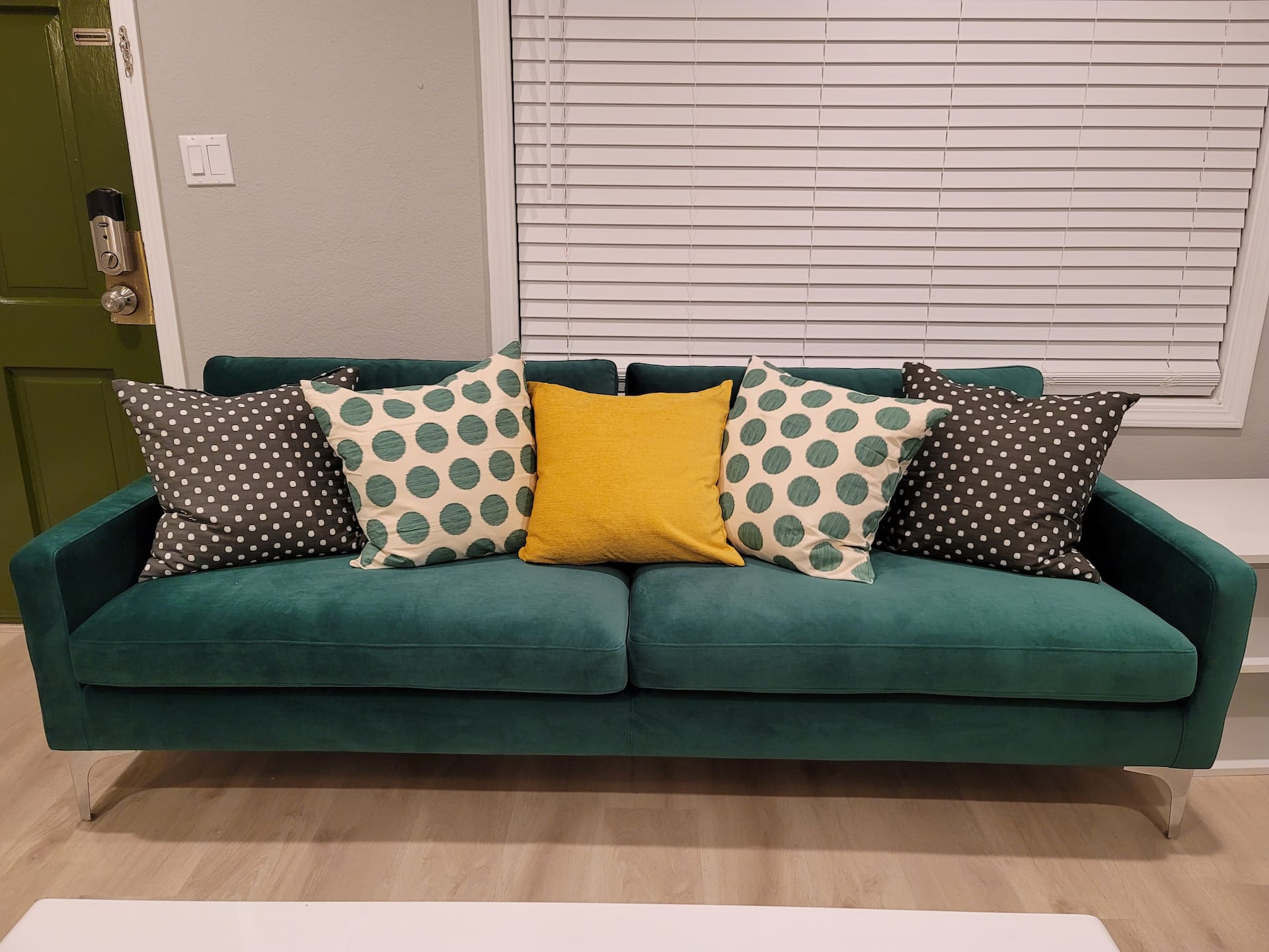 Tropical Modern Oasis With Fully Fenced Yard 22409 — photo 4