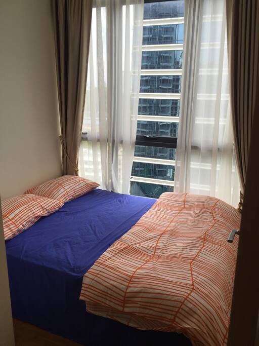cozy queen size bed