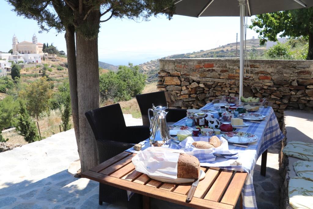 Terrasse mit Blick aufs Meer & nach Naxos