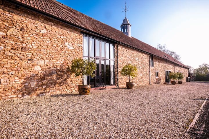 Airbnb Wellington Vacation Rentals Places To Stay England