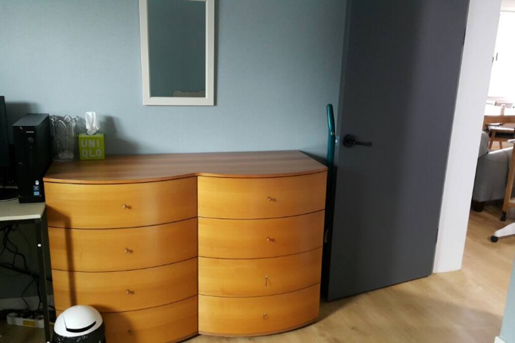 Guest room