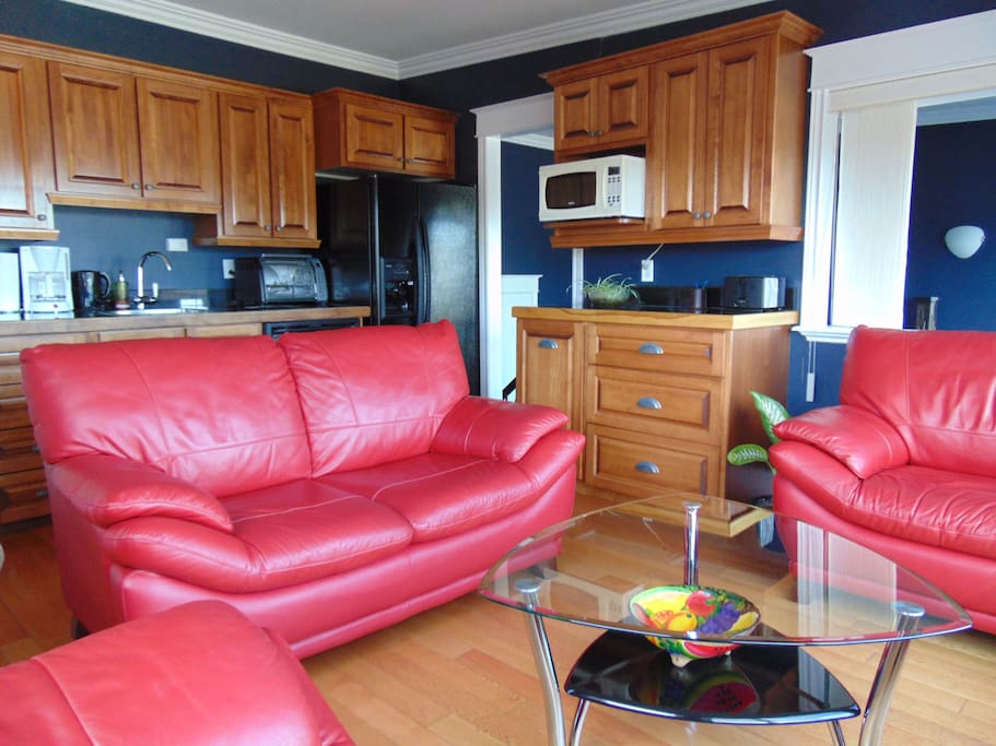 Private Lounge, Private Kitchen.