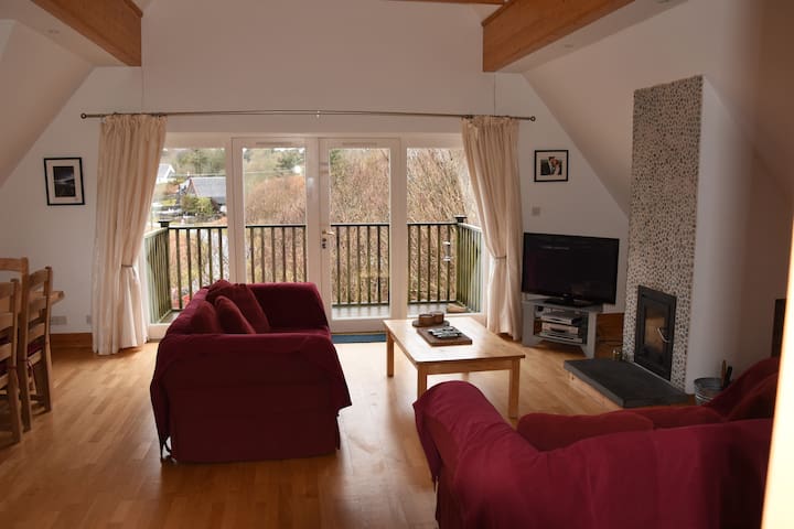 Half Moon House Isle Of Mull Cottages For Rent In Dervaig