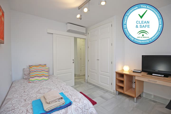 חדר שינה בקומת הקרקע