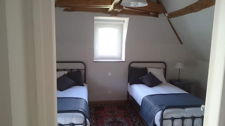 Საძინებელი 2 საწოლით  (0.90)