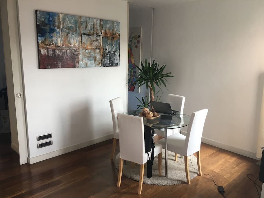 Licing Room - > The private room for rent can be accessed through two doors.