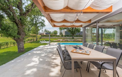 Villa Sara - your oasis in ˝green paradise˝