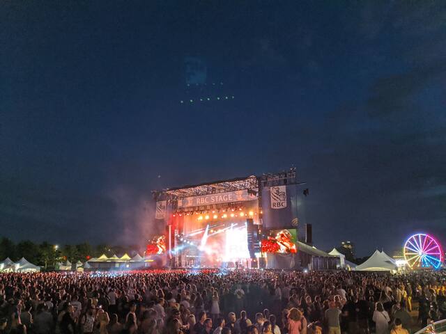 Downtown 5-Star 3-bdrm – BBQ – Backyard & Parking gallery image 5