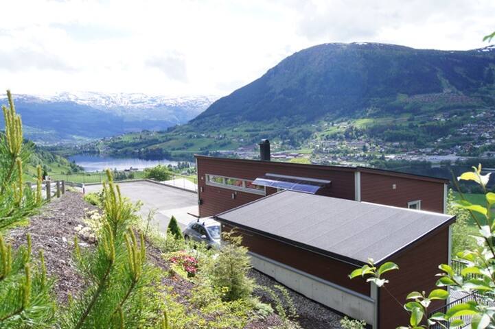 Enjoy balcony, breakfast and panoramic views