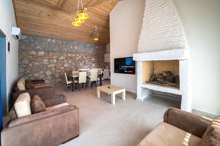 Magnificent Villa With Private Pool And Backyard In Fethiye - Ovacık, Çeşme-Izmir, Türkei