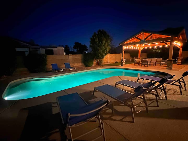Multifamily 5bd W/ Pool, Golf & 2 King Suites - Phoenix