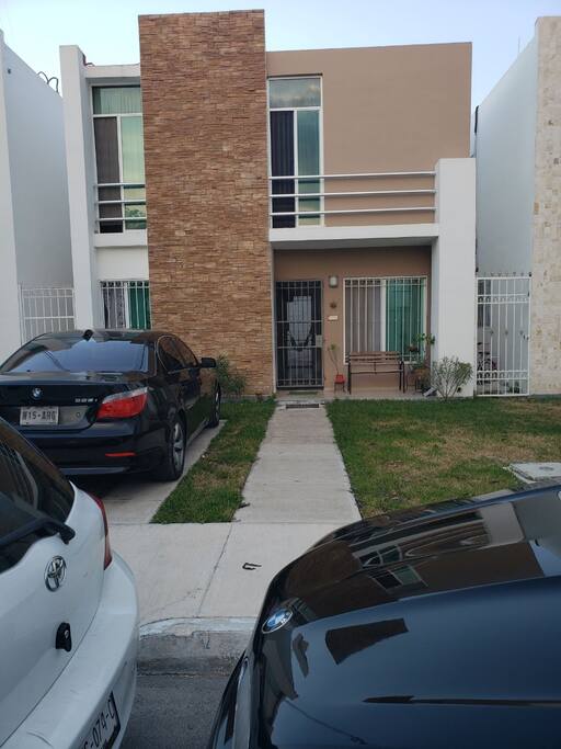 Tranquil & safe area / Residencia tranquila y segura