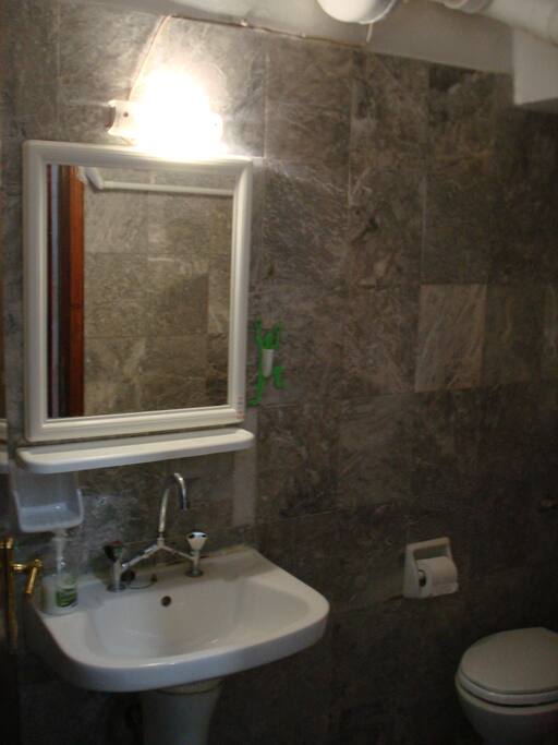 Again the bathroom