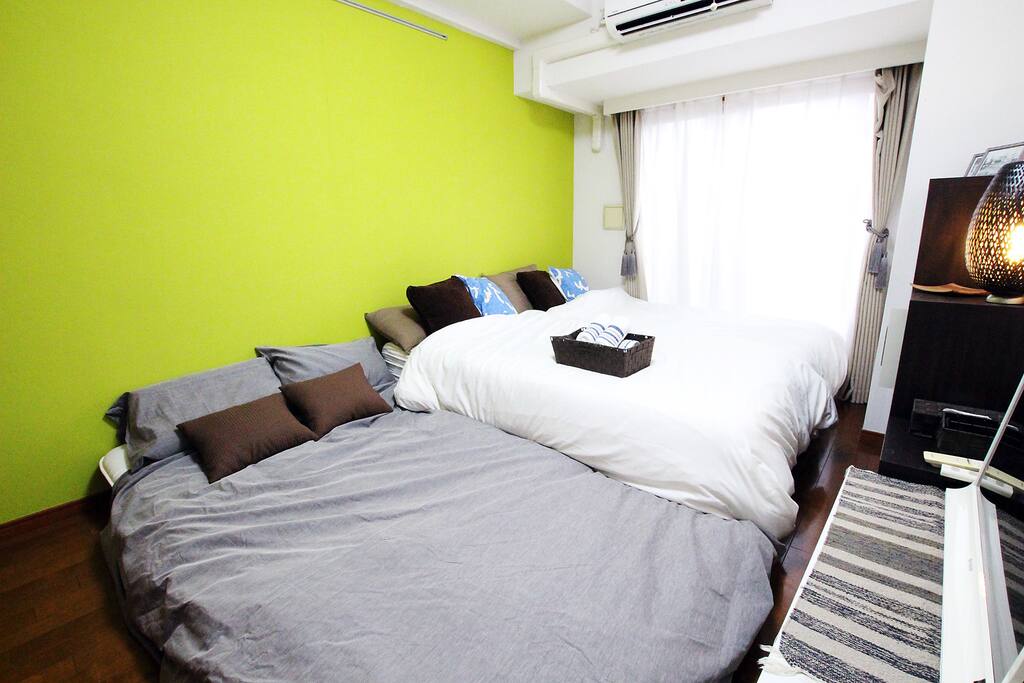 No compromise for 4 guests.
Sofa bed is good enough for a good sleep.