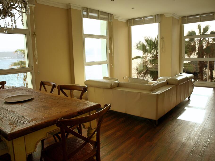 Luxurious and exclusive place right in front of the sea