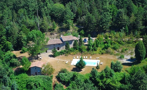 Popular Airbnb listing: Romantica Country House in Apecchio