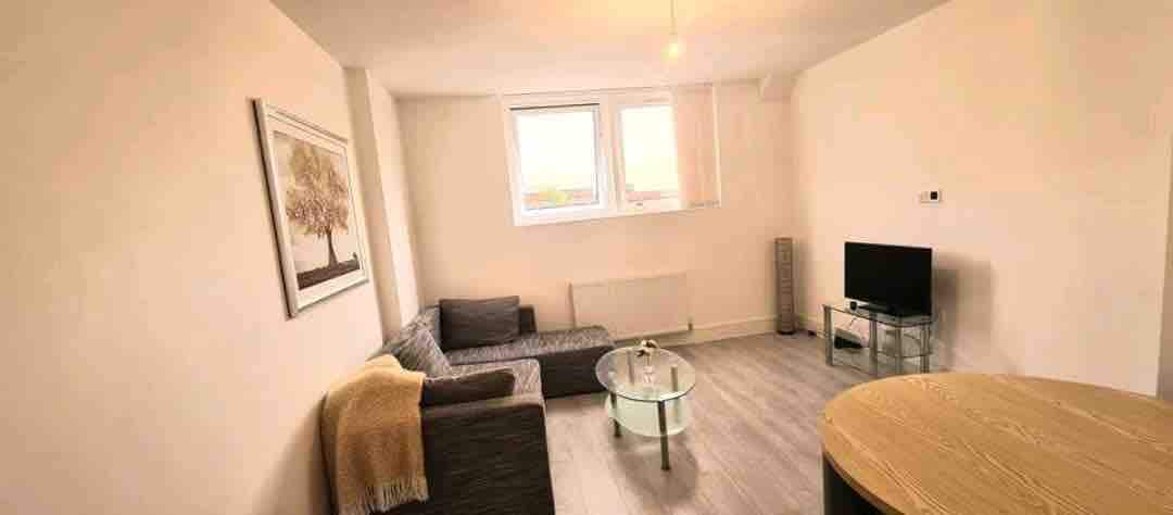 Top Airbnb: Cmk 2 bd Eligant Flat 10min walk from station#24 in Central Milton Keynes