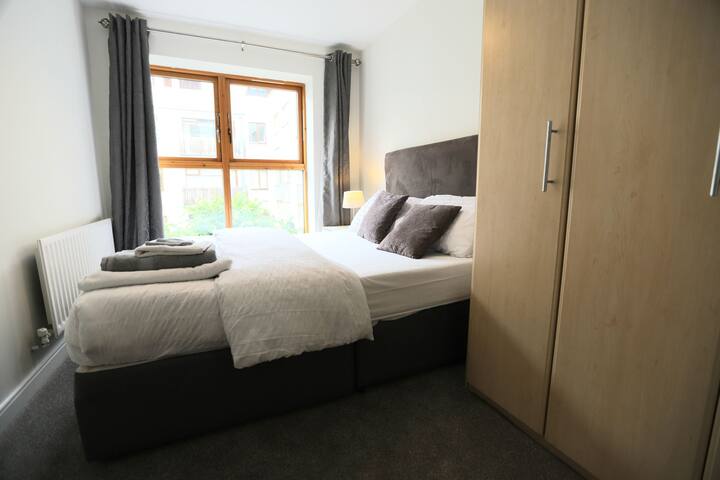 Lovely 3 bedroom condo in Temple Bar gallery image 5