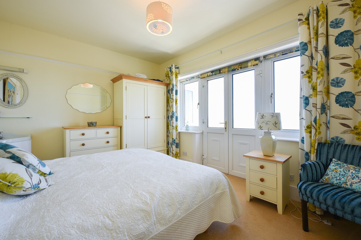 dhomë dyshe që mund të jetë binjake