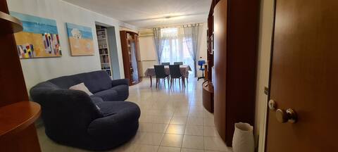 Central Apartment with Free Parking