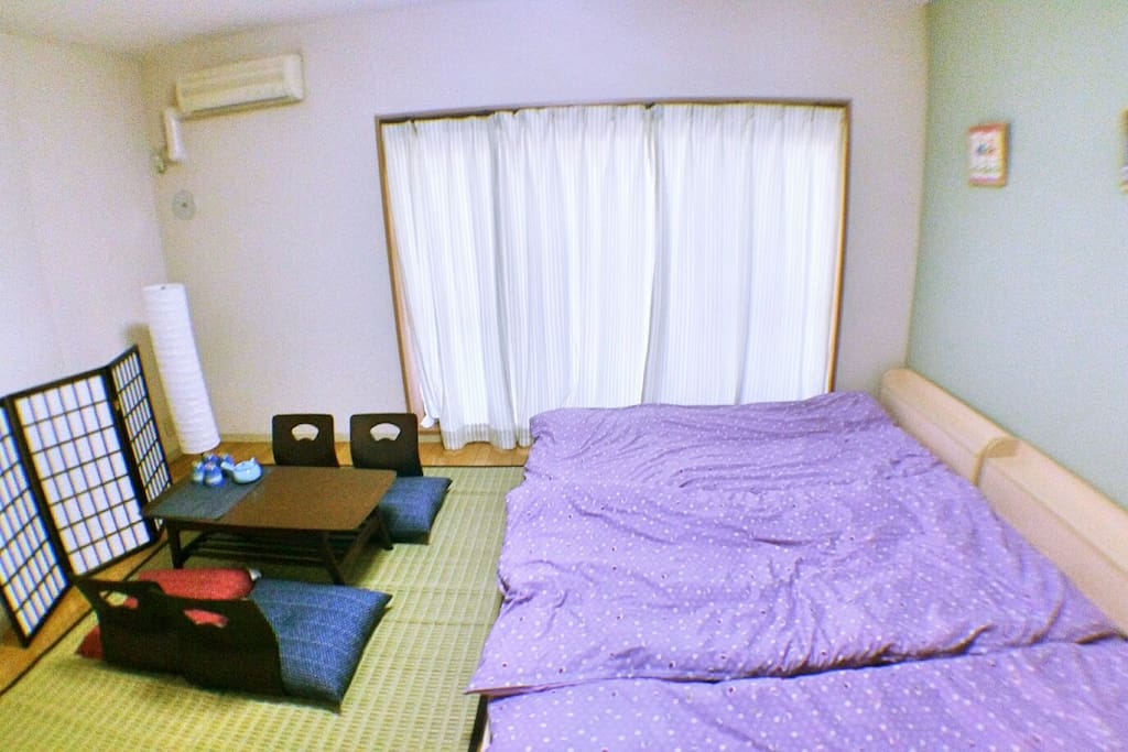 We provide 3 single size bed and extra futon set. up to 4people can be accommodated in this apartment.