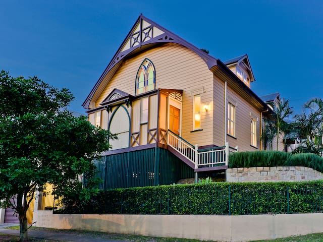 4brm – The Old Church Brisbane City