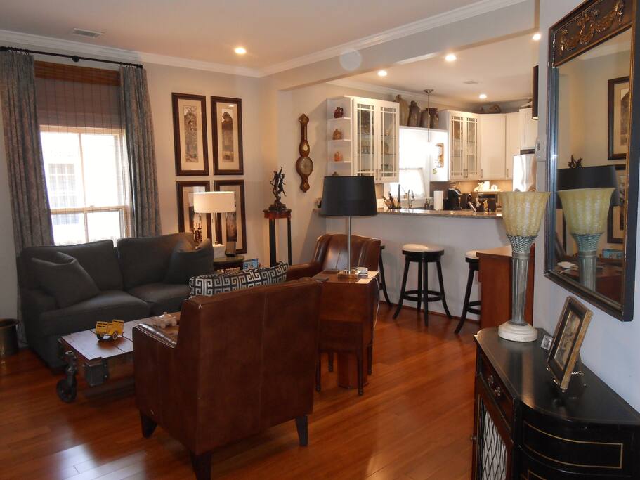 Cozy living room with ample seating