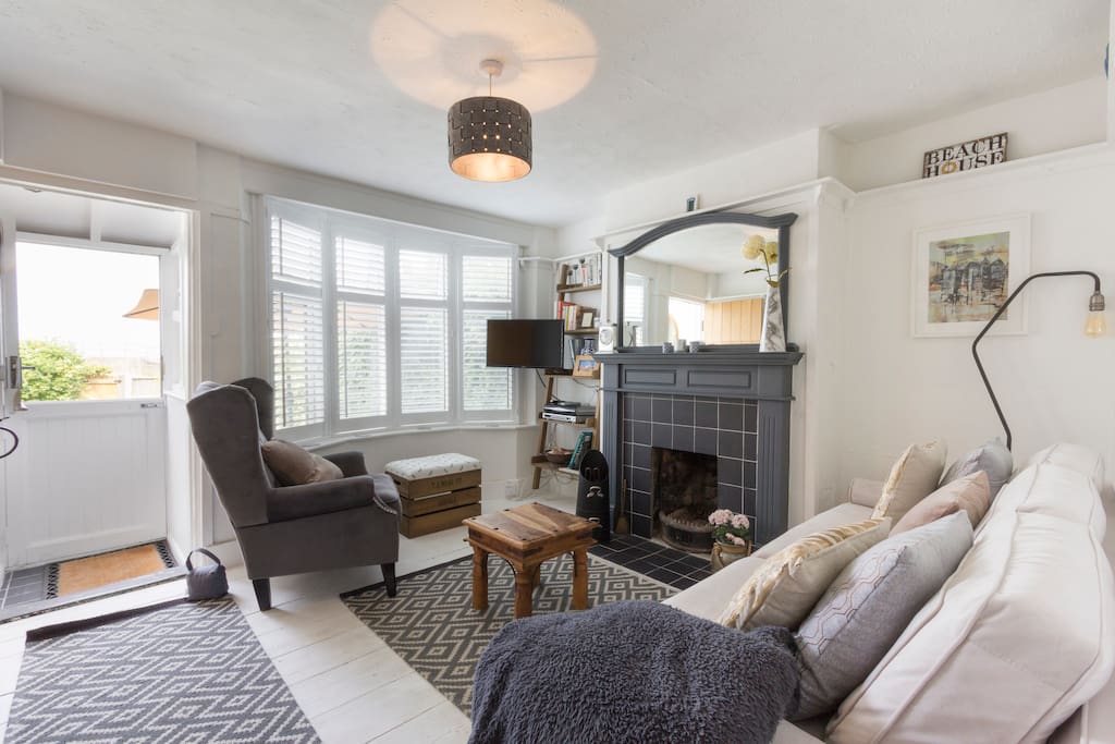 Comfortable front lounge
