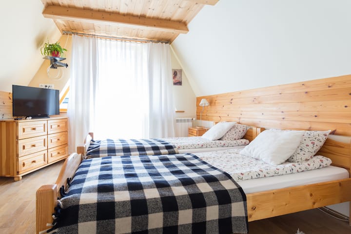 საძინებელი 1