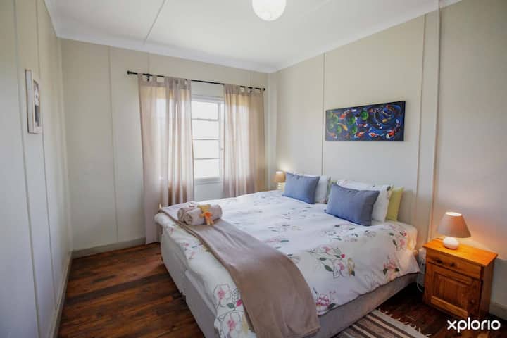 Hlavná spálňa v drevenom dome