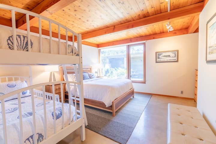 Queensize-seng. Dobbelt køjeseng.v