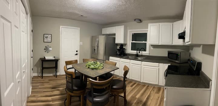 Work Stay|parktrucks|sleep 7|near Post Casino Food - Clarksville, TN