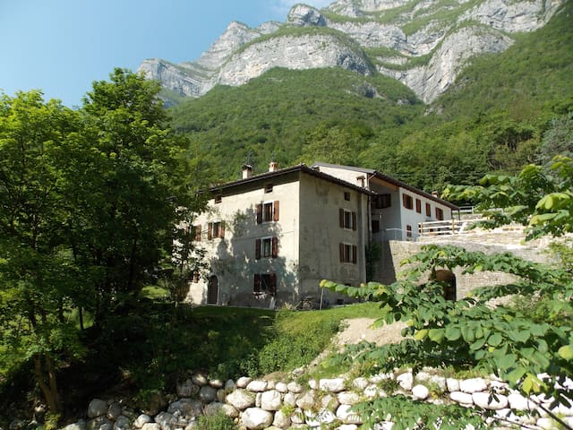 B & B da Mariangela at the foot of Mount Baldo