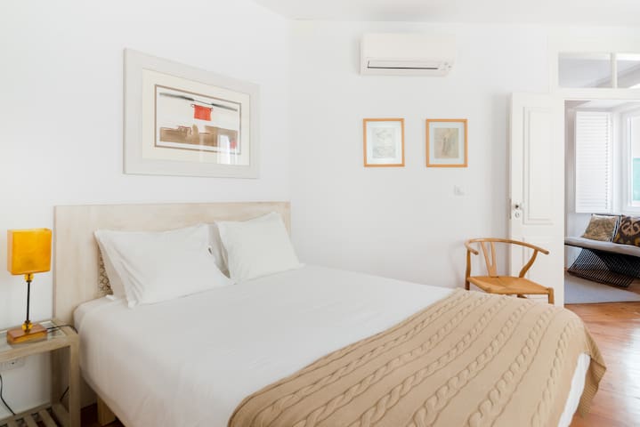 Bright and spacious apt on the city centre gallery image 3