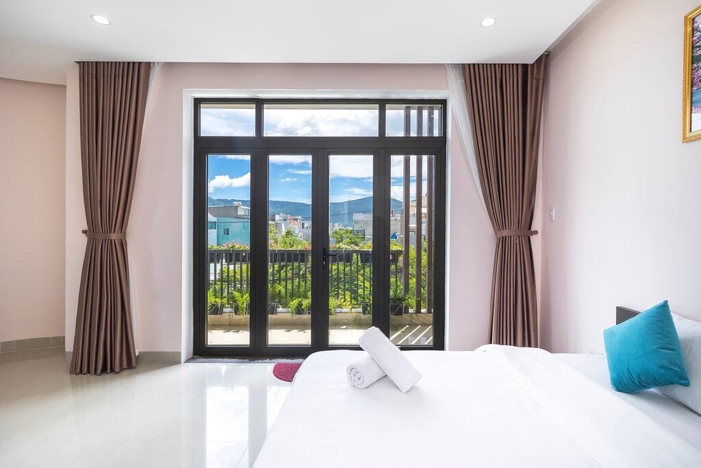 Wake up with fresh air and nice view from balcony.