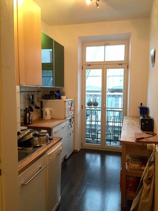 Fully equipped kitchen.