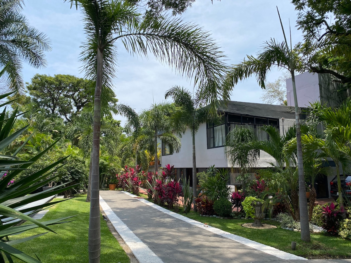 7BR Villa in Jiutepec — 7 bedroom vacation rental in Jiutepec