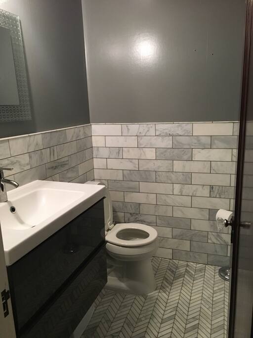 Half-bath, first floor near kitchen
