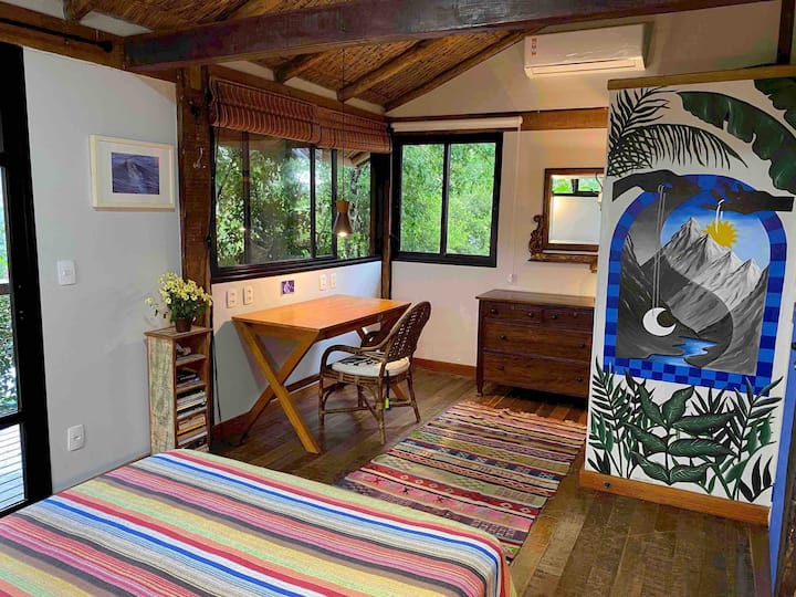 אזור עבודה בחדר עם אזור ✨ עבודה מקסים בחדר מקסים