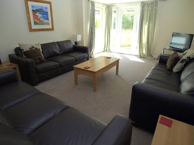 Brunswick Road apartment gallery image 2