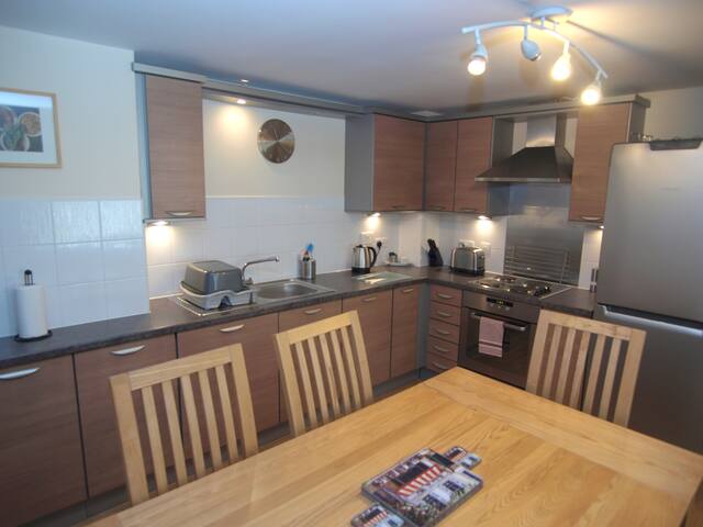 Brunswick Road apartment gallery image 4