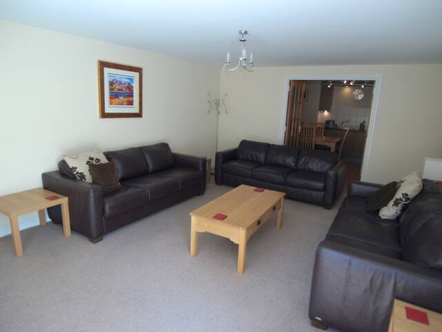 Brunswick Road apartment gallery image 3