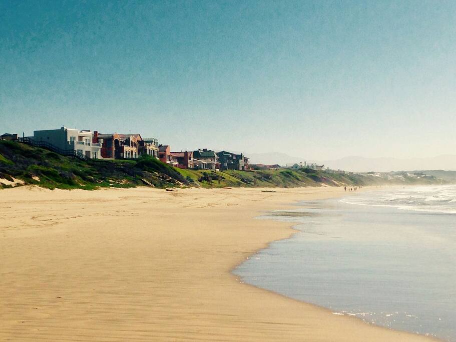 The world famous beach within 5 minutes walk from the apartment.