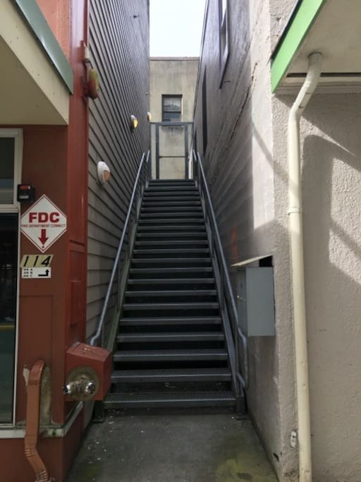 114B Apartment entrance from N. Franklin St.
