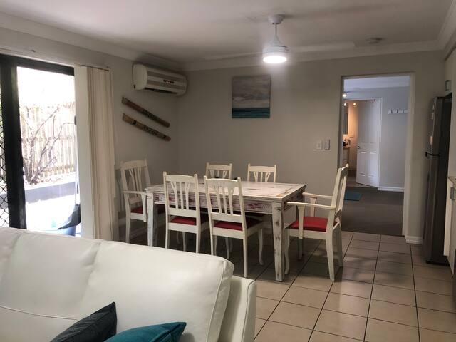 2BR Brisbane Ground Unit with private courtyard