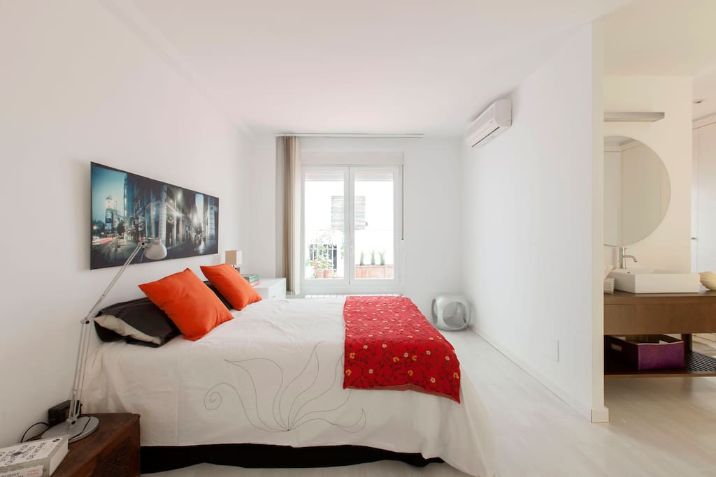 Main bedroom, with 1,50 bed.
