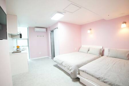 MJ Stay 1st in Myeongdong (#3)