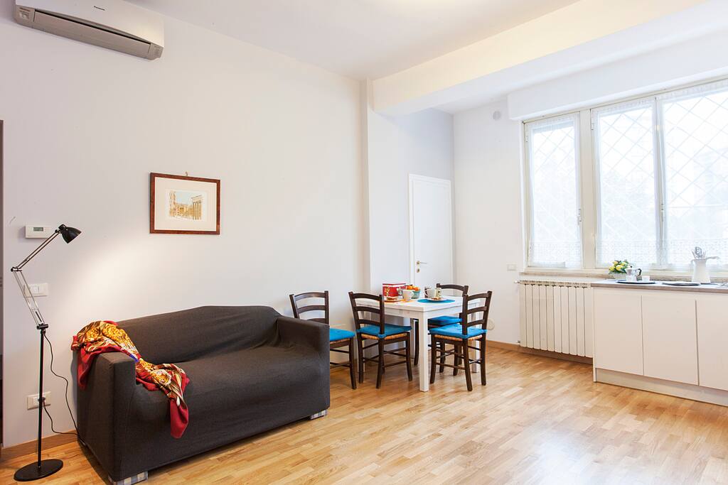 The sofa bed in the living room - Il divano letto nel soggiorno