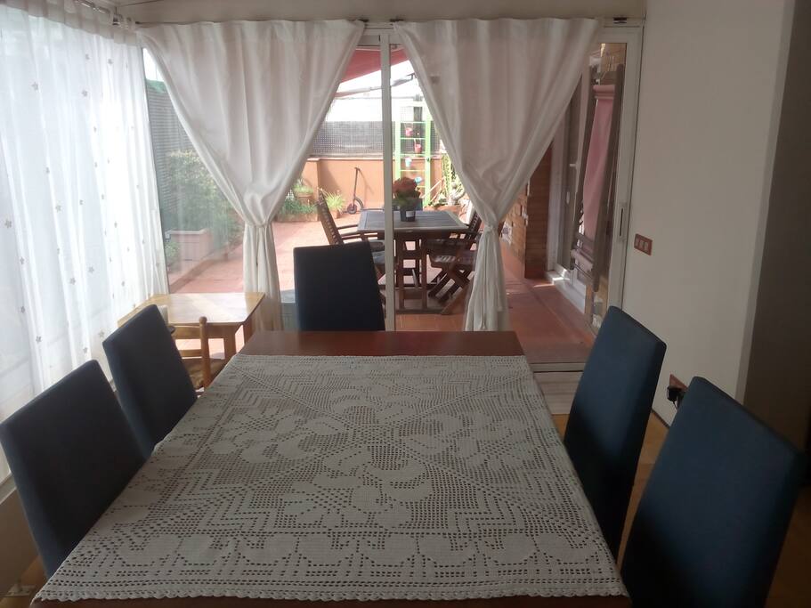 Comedor con vistas a la terraza